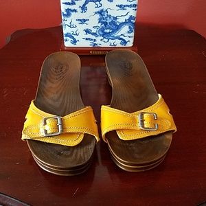 Excellent Condition!! Dr. Scholl's sandals.